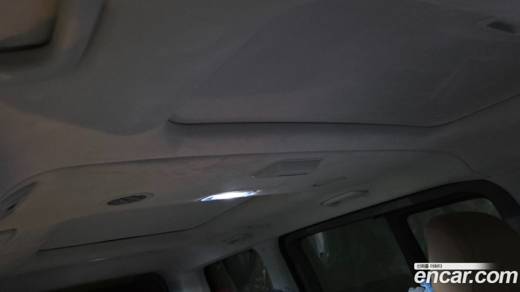 Hyundai Staria 4WD Lounge 7-Seater, 2025