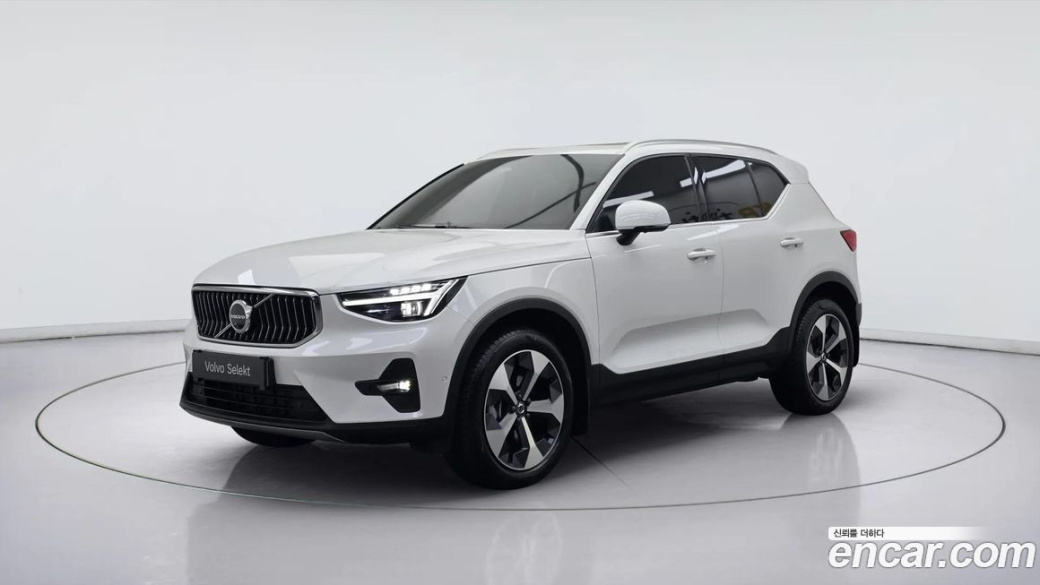 Volvo XC40 B4 Ultra Bright, 2025
