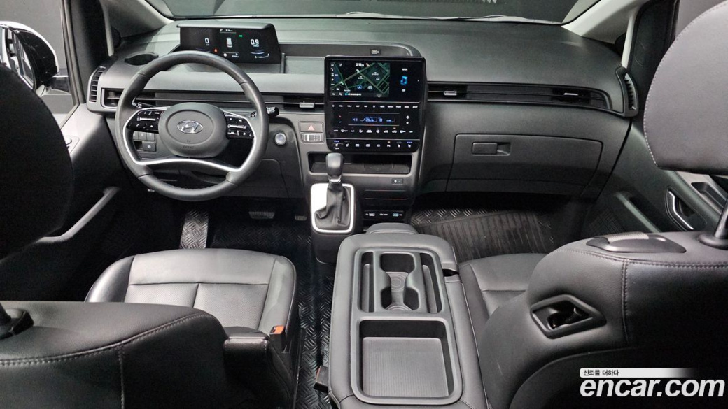 Hyundai Staria Tourer 9-Seater, 2024