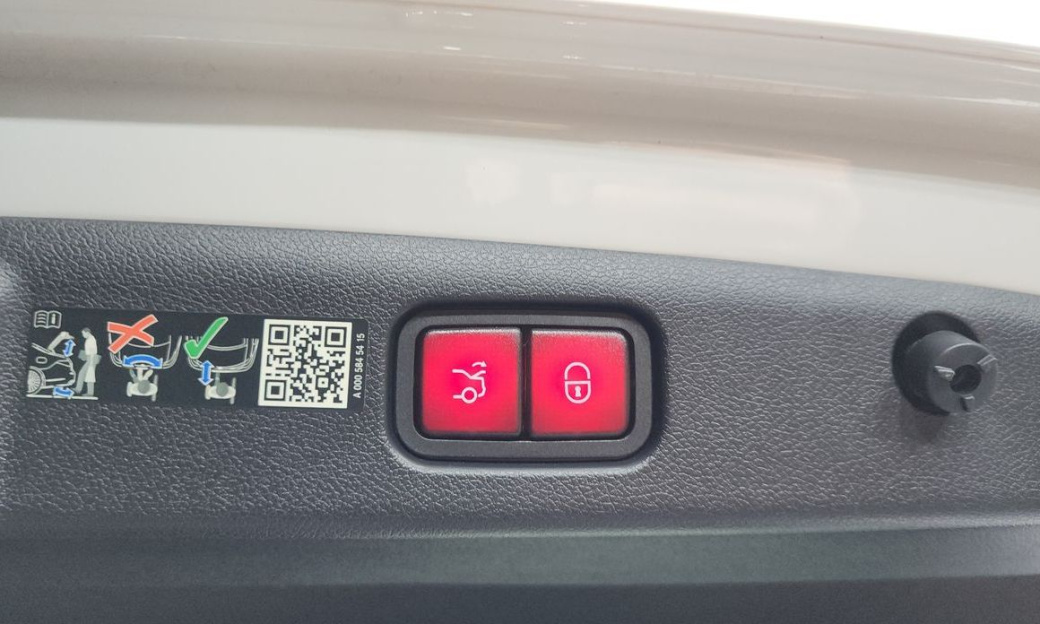 Mercedes-Benz E-Class E220d 4MATIC Exclusive, 2024