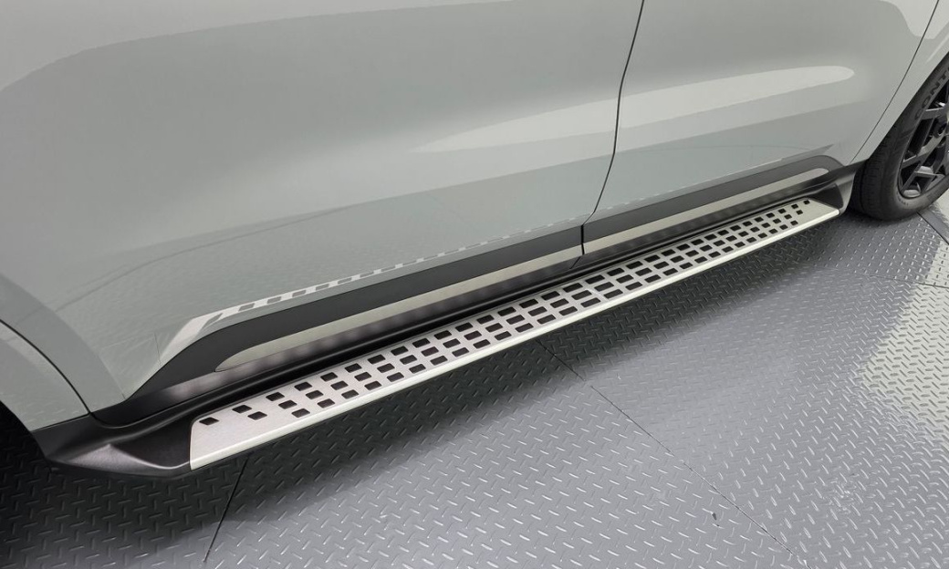 Kia Carnival 7-Seater Gravity, 2025