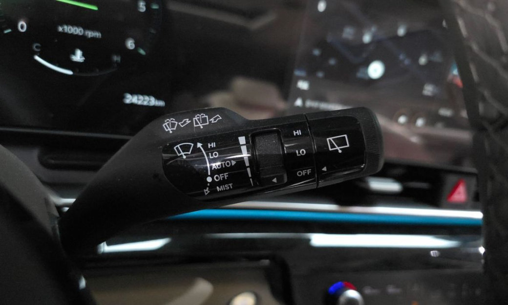 Kia Carnival 9-Seater Signature, 2024