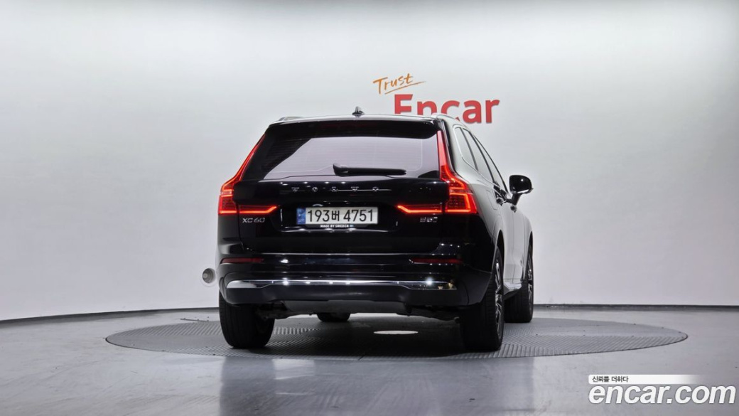 Volvo XC60 B5 Inscription, 2022