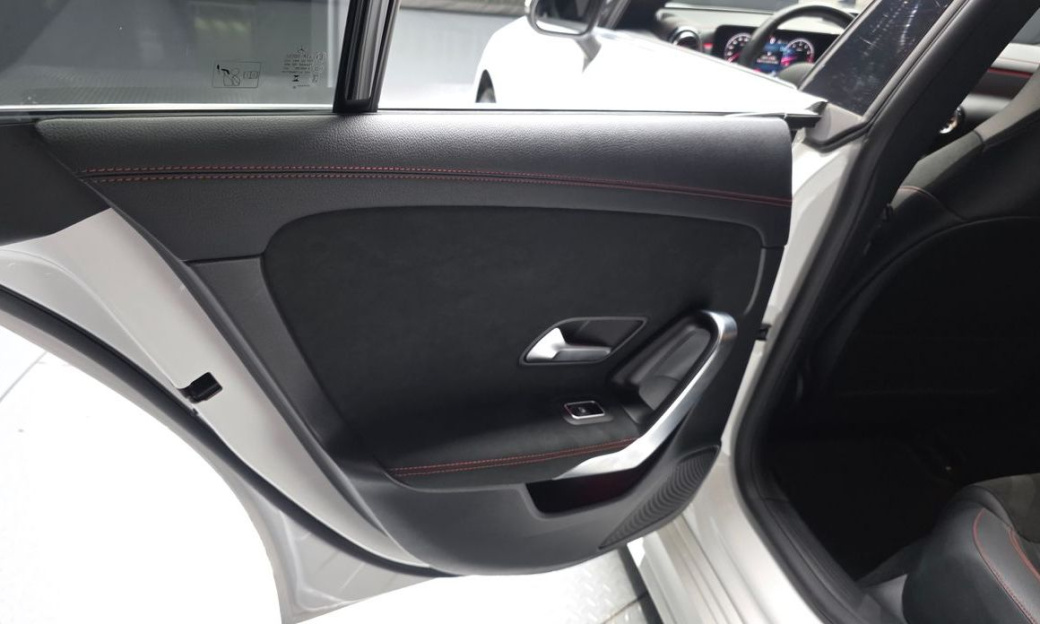 Mercedes-Benz CLA-Class CLA250 4MATIC, 2025