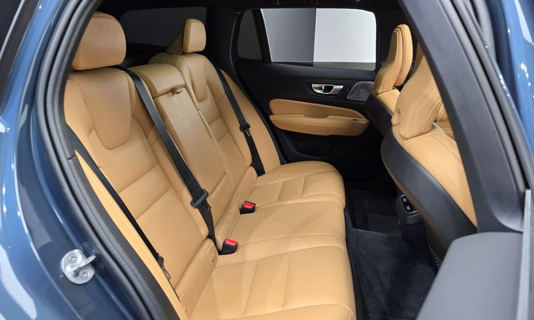 Volvo V60 B5 Ultimate AWD, 2024