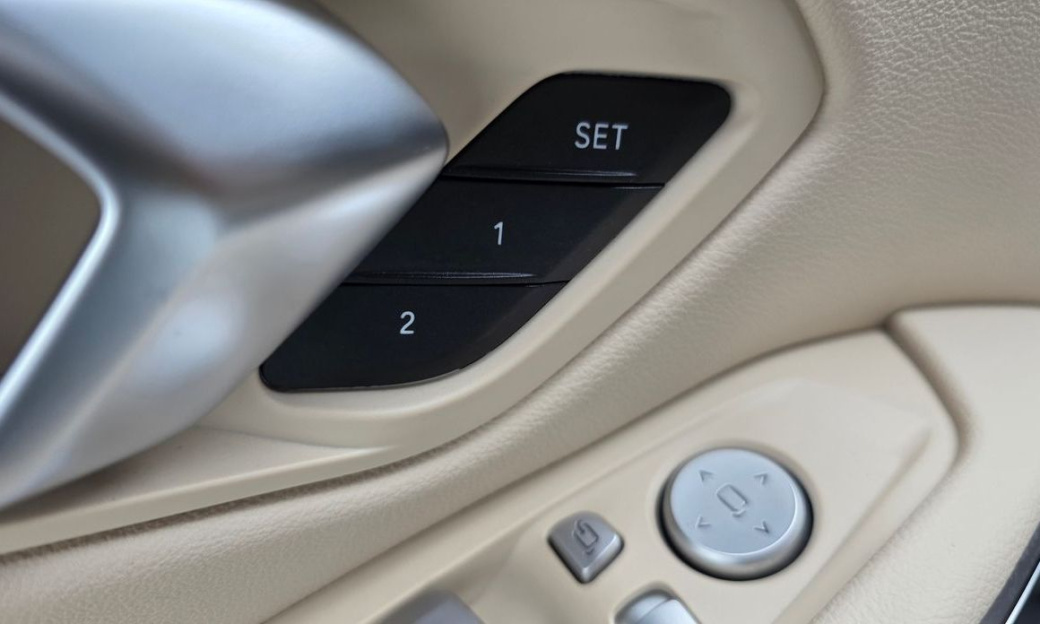 BMW 3-Series 320i M Sport, 2024