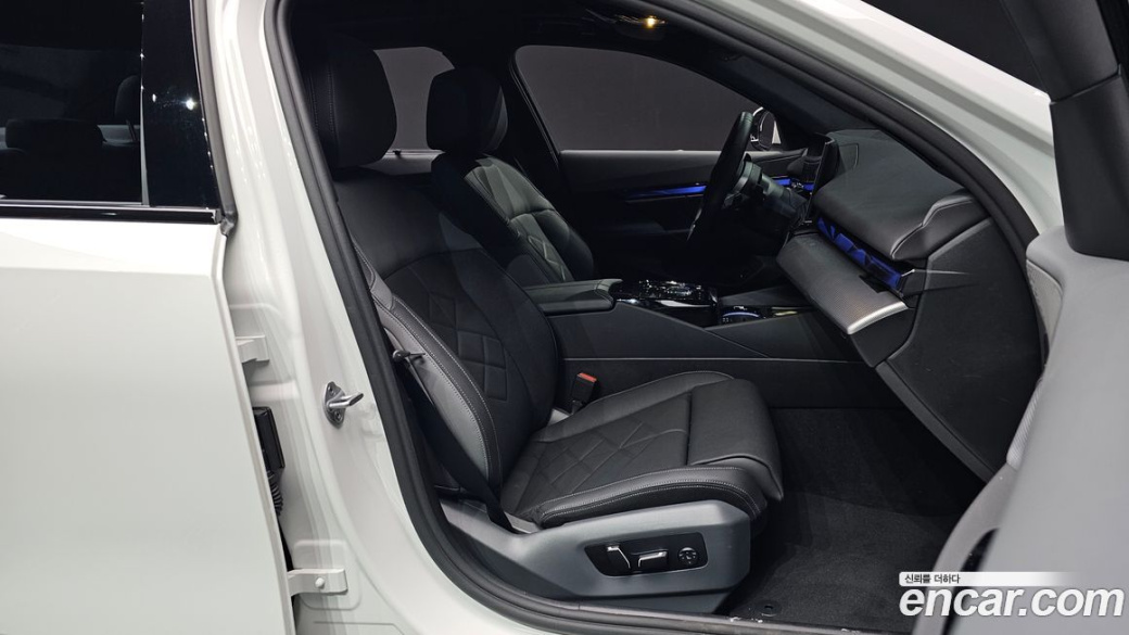 BMW 5-Series 530i xDrive M Sport, 2025