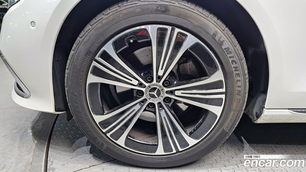 Mercedes-Benz E-Class E220d 4MATIC Exclusive, 2023