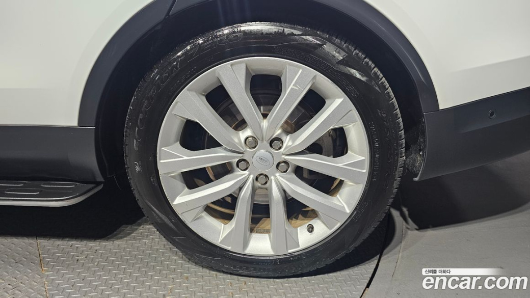 Land Rover Discovery D250 SE, 2023