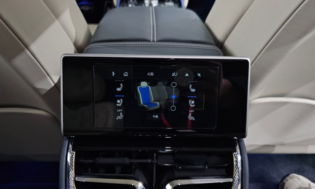 Bentley Flying Spur 4.0 Azure, 2024