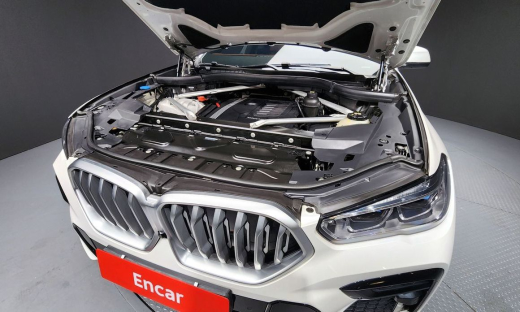 BMW X6 xDrive40i M Sport, 2022