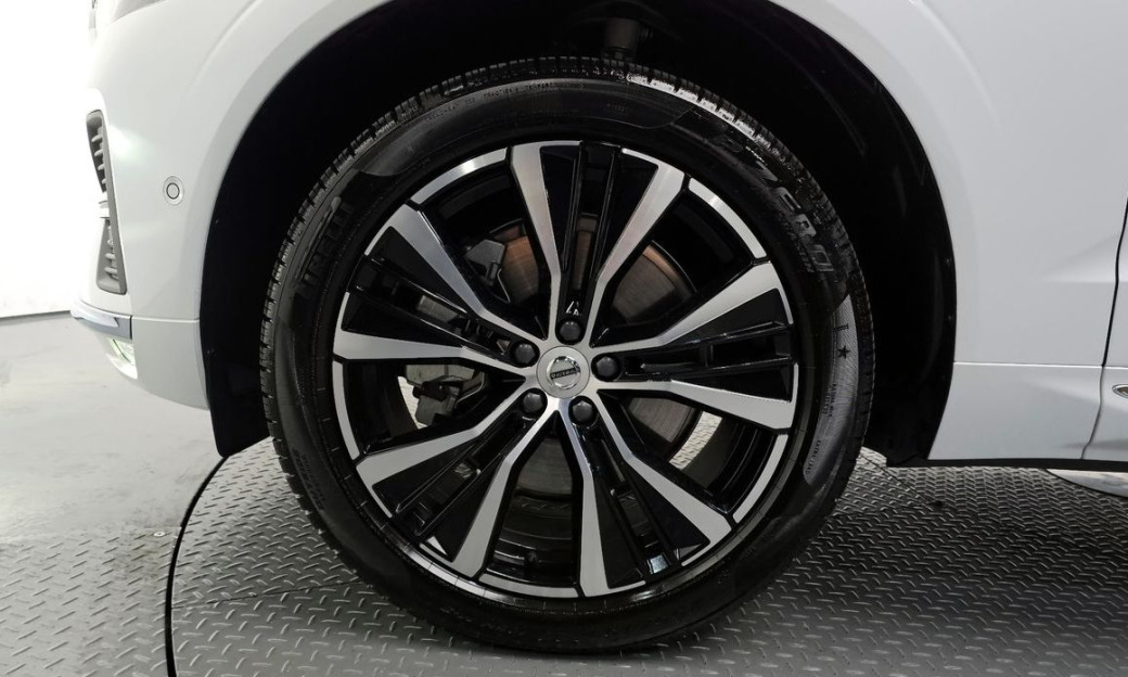 Volvo XC60 B6 Ultra Bright, 2025