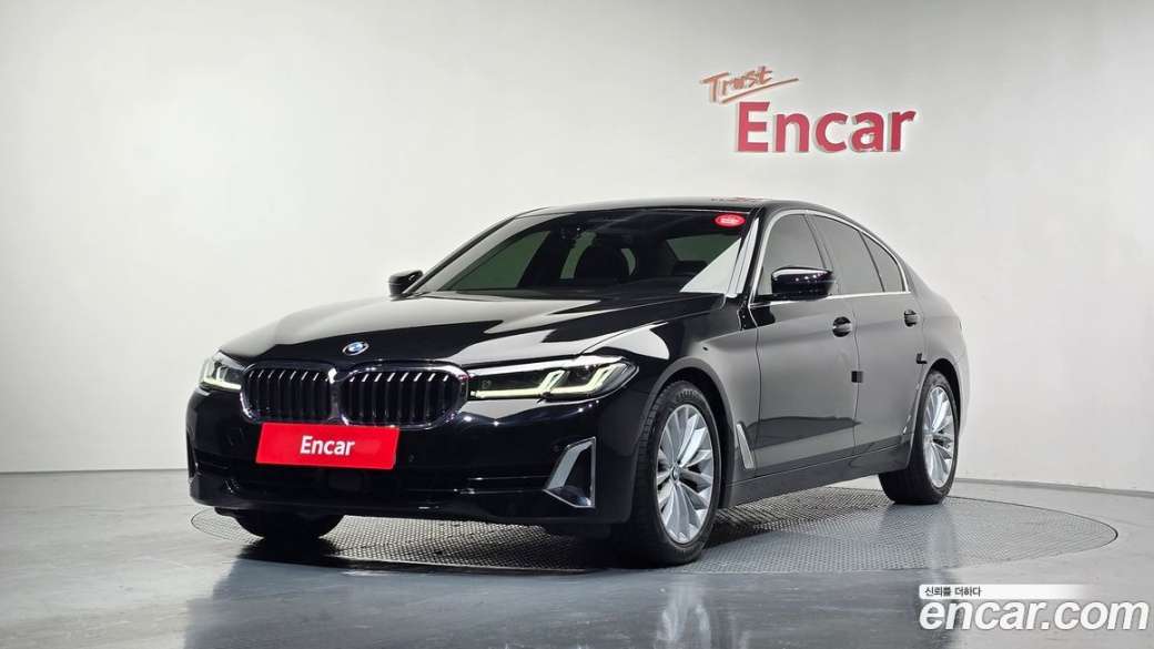 BMW 5-Series 520i Luxury, 2021