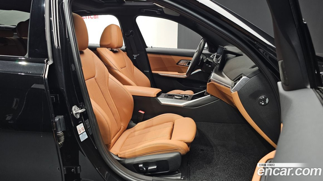 BMW 3-Series 320i M Sport, 2023