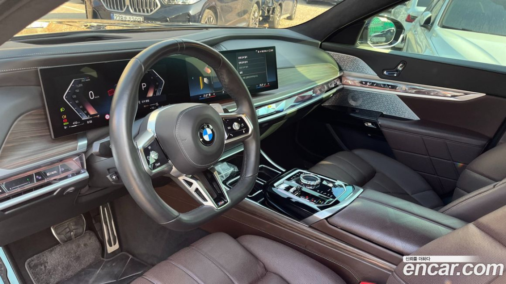 BMW 7-Series 740i sDrive M Sport Individual, 2023
