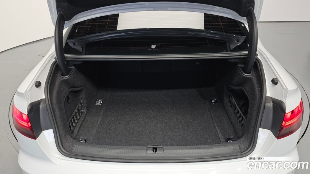 Audi A4 40 TFSI Premium, 2023