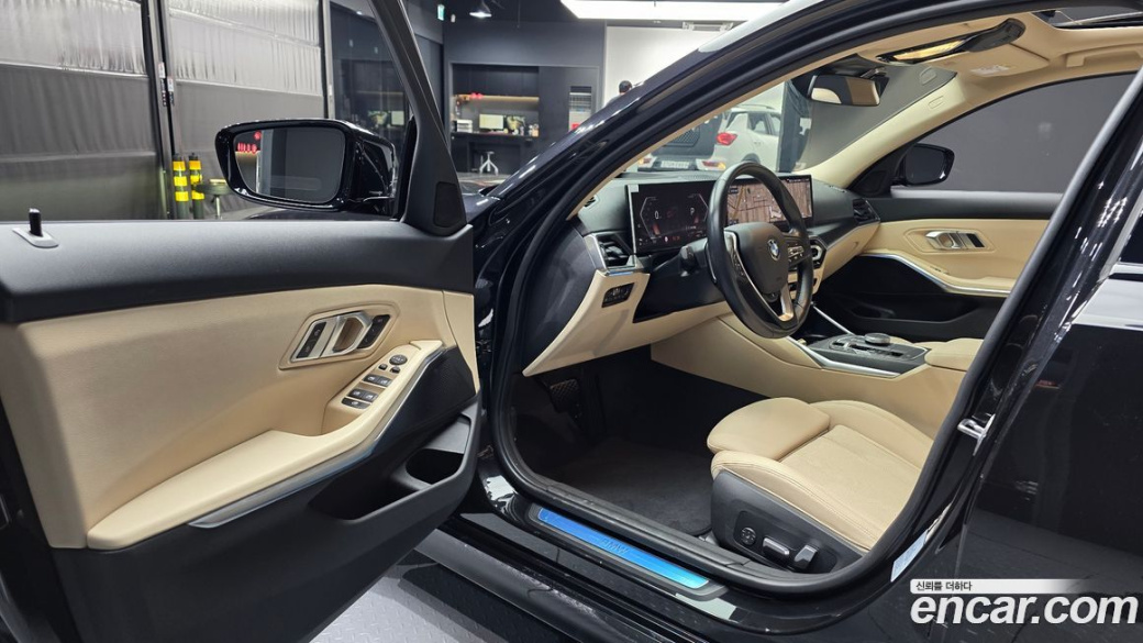 BMW 3-Series 320i, 2023