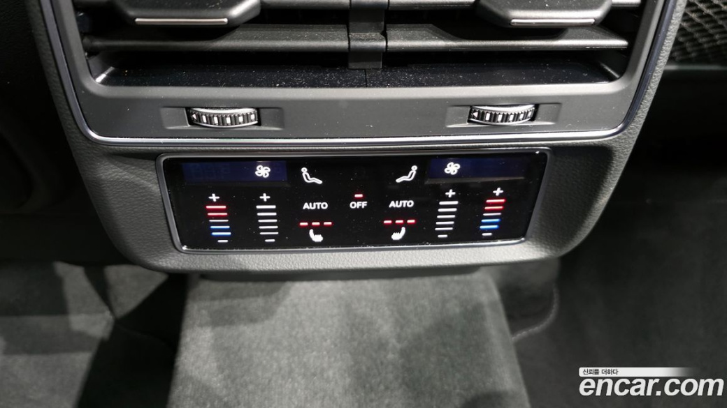 Audi Q8 55 TFSI Quattro Premium, 2022