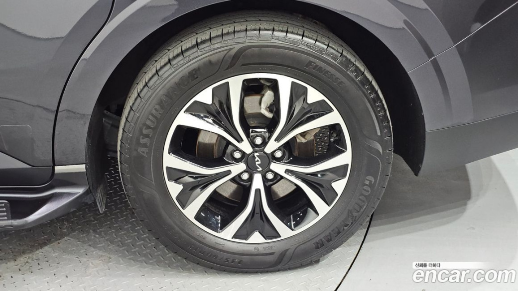 Kia Carnival 9-Seater Noblesse, 2023
