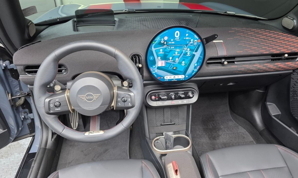 Mini Cooper Convertible JCW, 2025