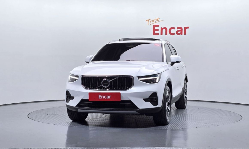 Volvo XC40 B4 Ultra Bright, 2024