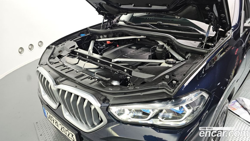 BMW X6 xDrive40i M Sport, 2022
