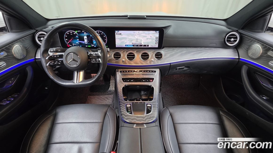 Mercedes-Benz E-Class E350 4MATIC AMG Line, 2022