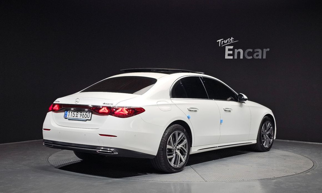 Mercedes-Benz E-Class E220d 4MATIC Exclusive, 2024