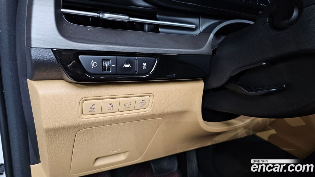 Kia Carnival 7-Seater Signature, 2023