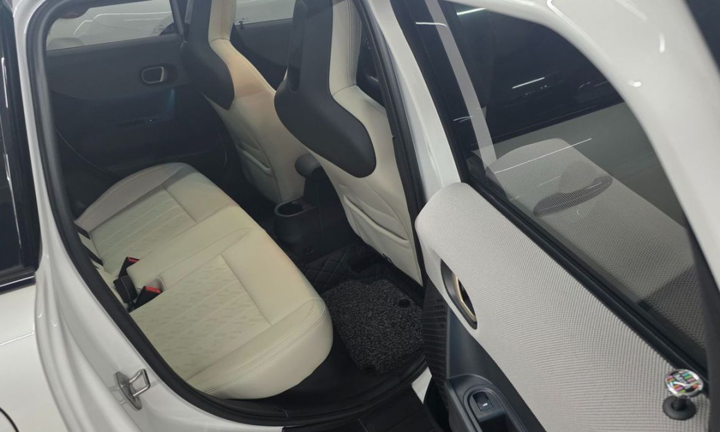Mini Cooper 5 Door Favoured, 2025