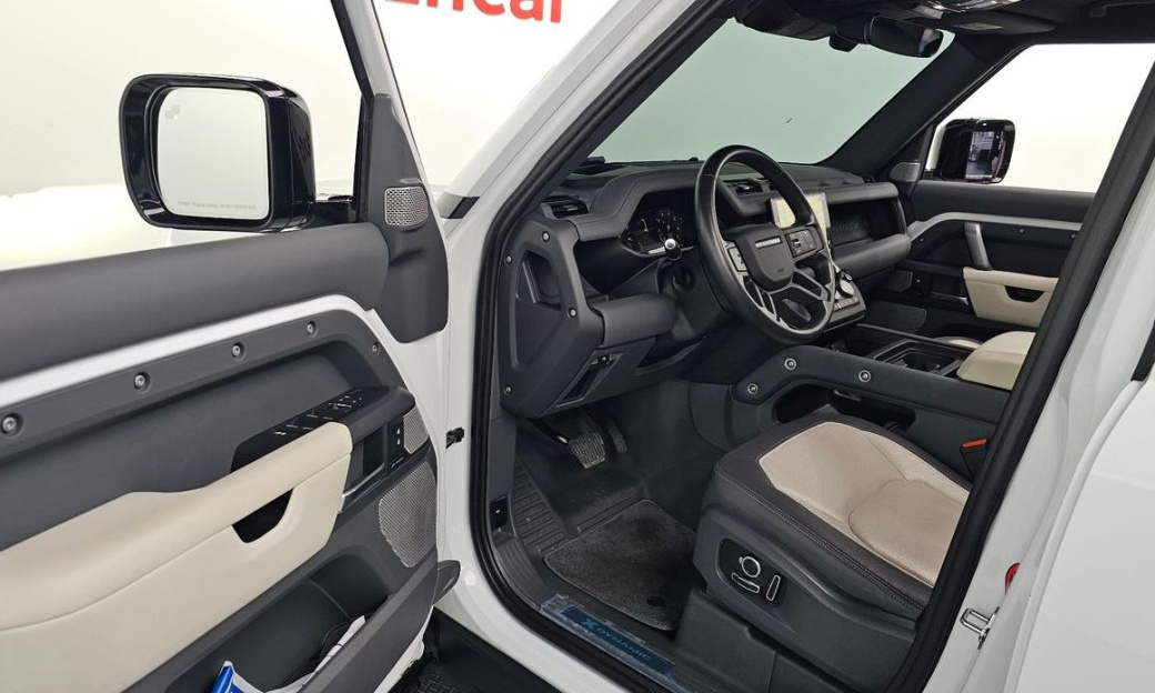 Land Rover Defender 130 P400 X-Dynamic HSE, 2023