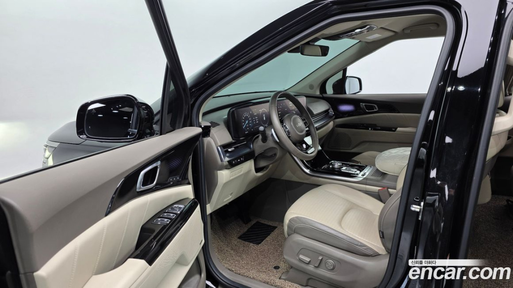Kia Carnival 9-Seater Hi-Limousine, 2023