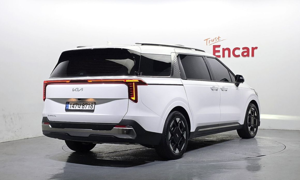 Kia Carnival 7-Seater Signature, 2025