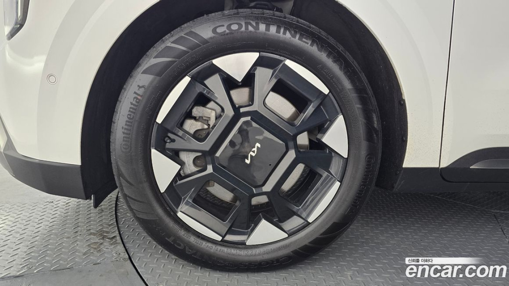 Kia Carnival 7-Seater Signature, 2024