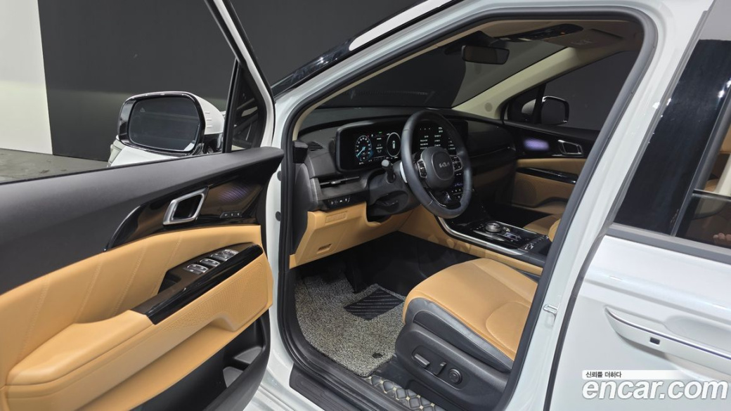 Kia Carnival 9-Seater Signature, 2023