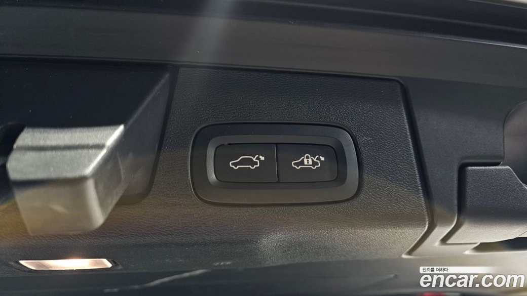 Volvo XC60 B5 Inscription, 2022