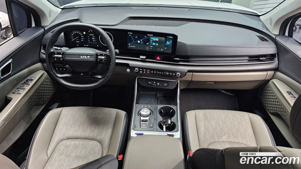 Kia Carnival 9-Seater Prestige, 2025