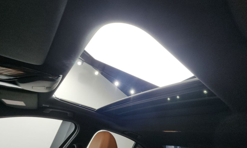 BMW 3-Series 320i M Sport, 2024
