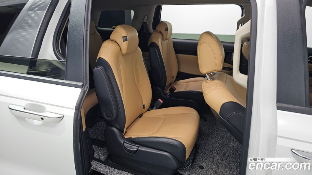 Kia Carnival 9-Seater Prestige, 2023
