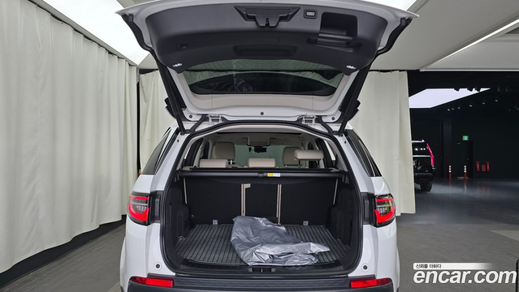 Land Rover Discovery Sport P250 SE, 2021