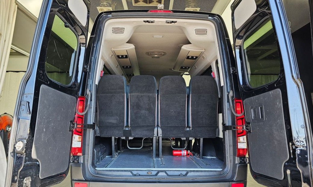 Hyundai Solati 15-seater, 2022
