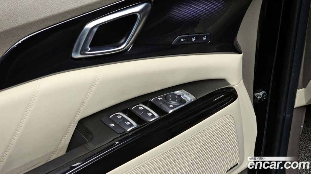 Kia Carnival 9-Seater Hi-Limousine, 2022