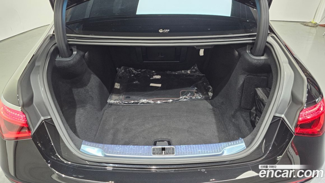 Mercedes-Benz S-Class S580L 4MATIC, 2023
