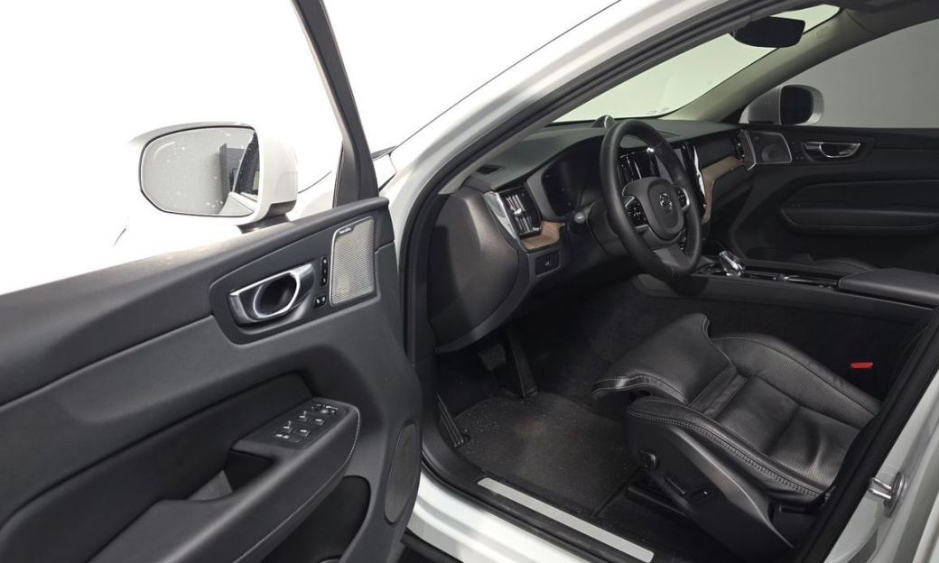 Volvo XC60 B5 Ultimate Bright, 2023
