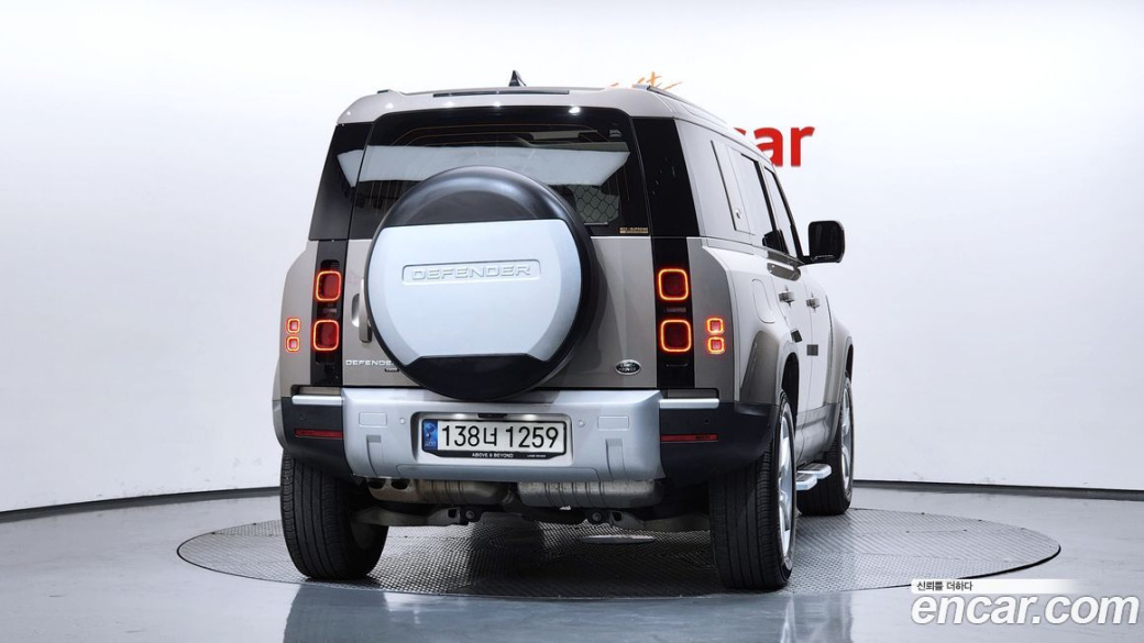 Land Rover Defender 110 D300 HSE, 2023