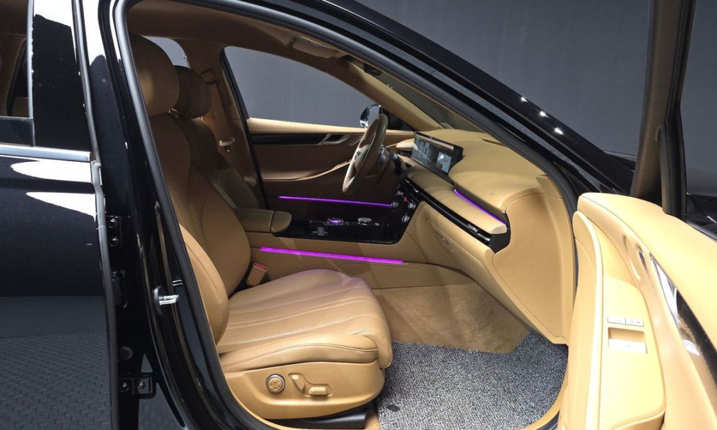 Genesis G80 Gasoline 2.5 Turbo 2WD, 2025