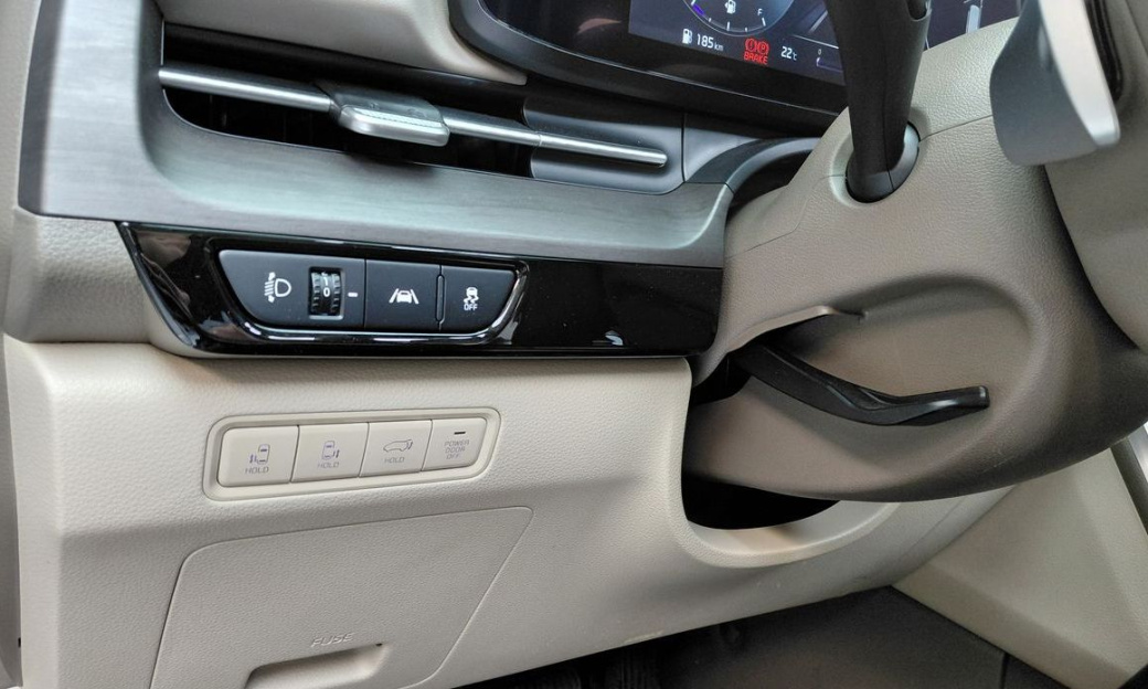 Kia Carnival 7-Seater Signature, 2023