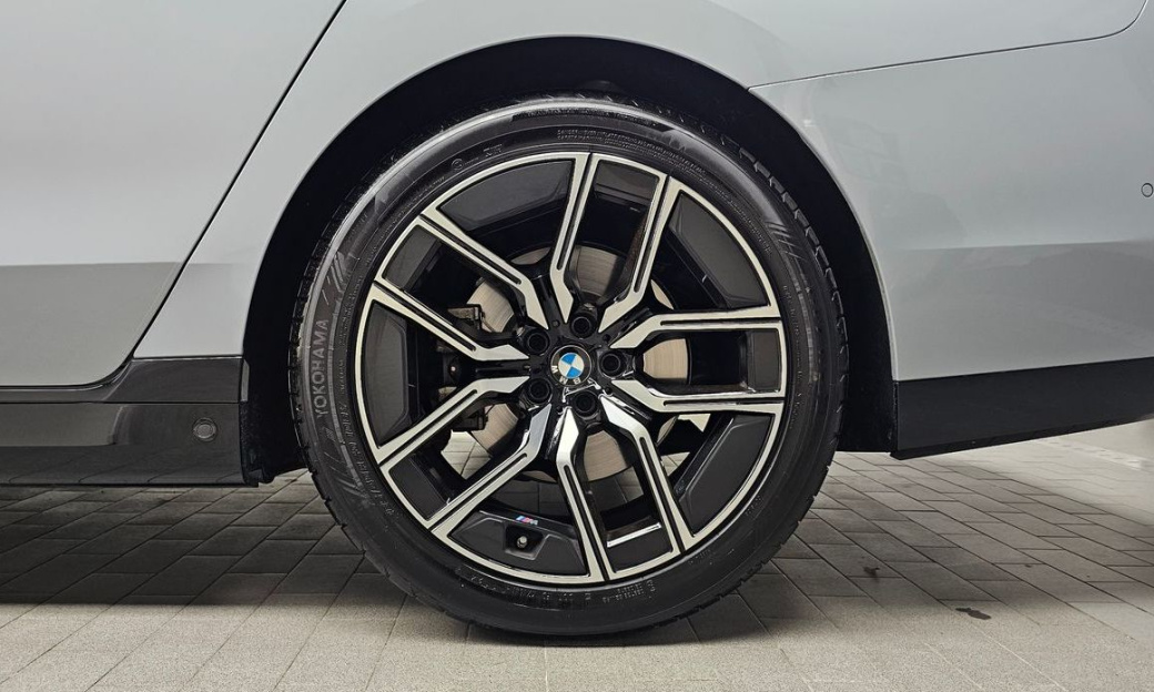 BMW 7-Series 740i xDrive M Sport Limited, 2025