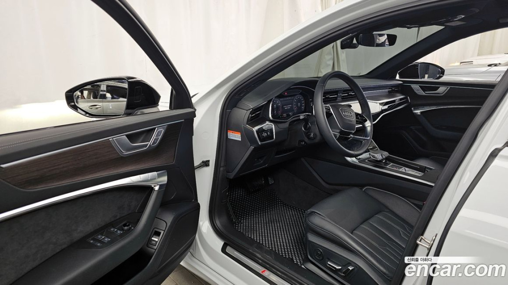 Audi A6 45 TFSI Premium, 2025