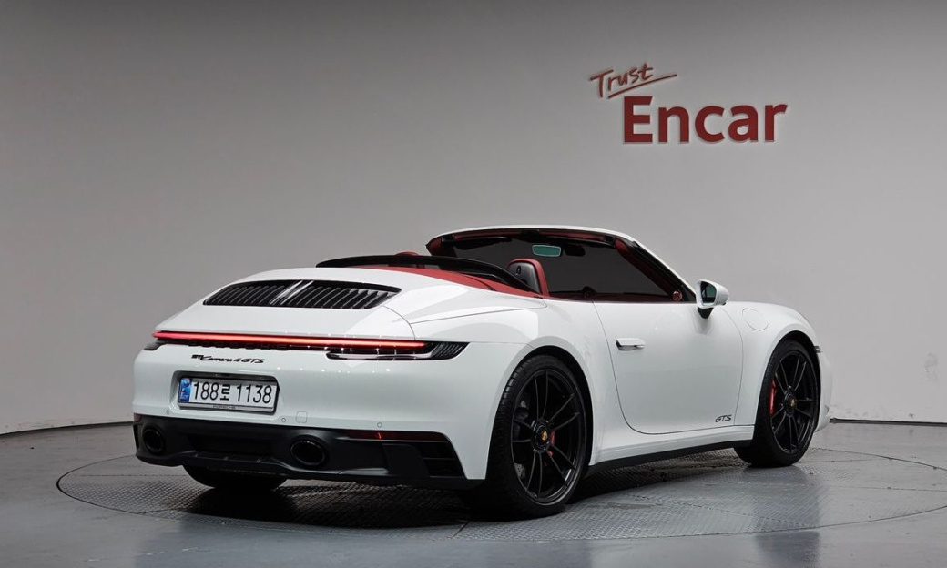 Porsche 911 Carrera 4 GTS Cabriolet, 2024